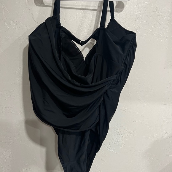 Old navy One piece bathing suit size 4x - Picture 3 of 4